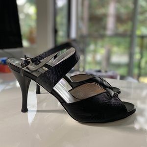 Ron White signature shoes. Worn. 3.5 heels. Strap closure.